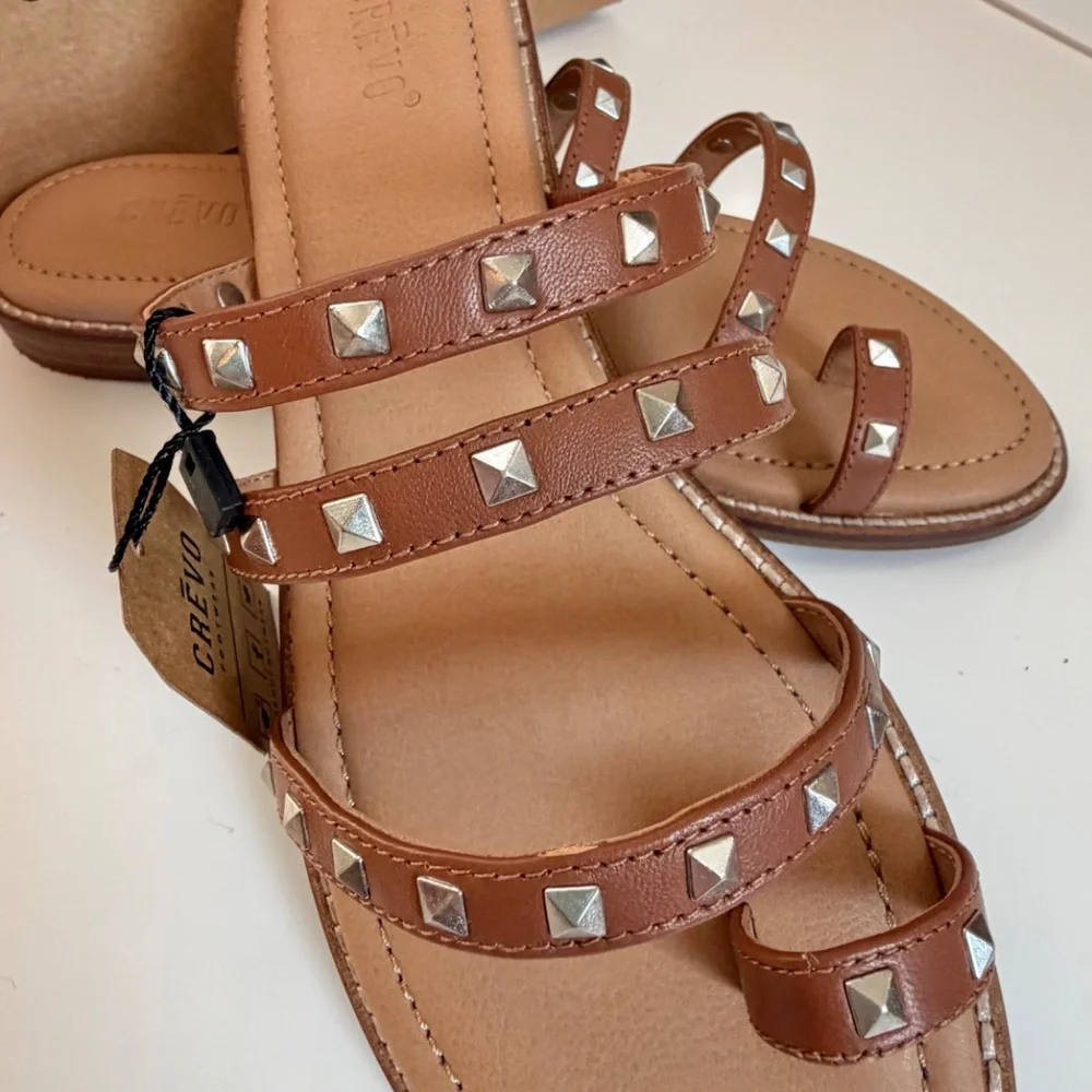 Crevo womens sandals. Size 8. - Picture 3 of 6
